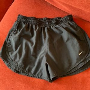 Black Nike shorts EUC